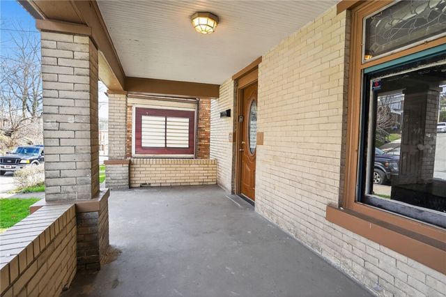 121 Clairtonica St, Crafton Heights, PA 15205