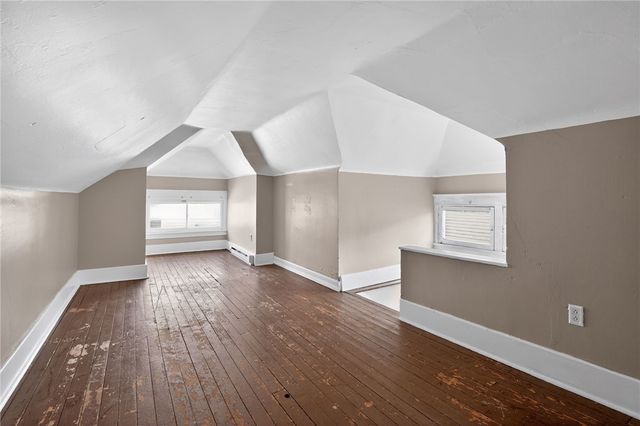 121 Clairtonica St, Crafton Heights, PA 15205