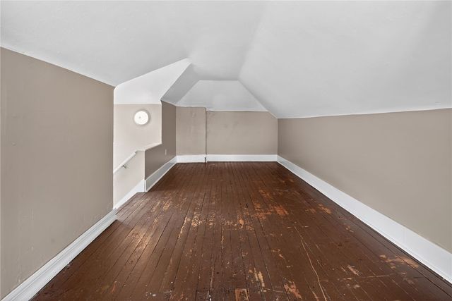 121 Clairtonica St, Crafton Heights, PA 15205