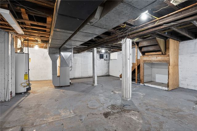 121 Clairtonica St, Crafton Heights, PA 15205