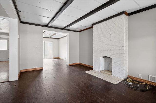 121 Clairtonica St, Crafton Heights, PA 15205