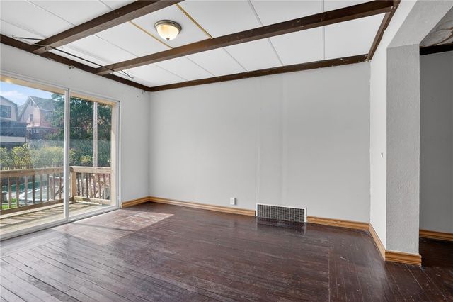 121 Clairtonica St, Crafton Heights, PA 15205