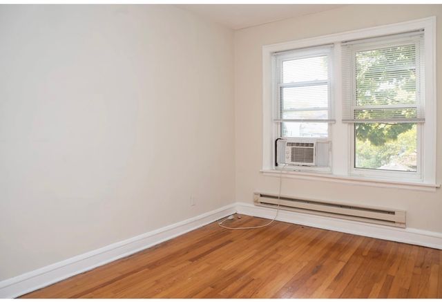 4220 N Clark Street 1, Chicago, IL 60613