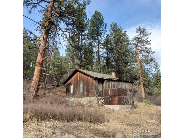 331 Fox Creek Rd, Glen Haven, CO 80532