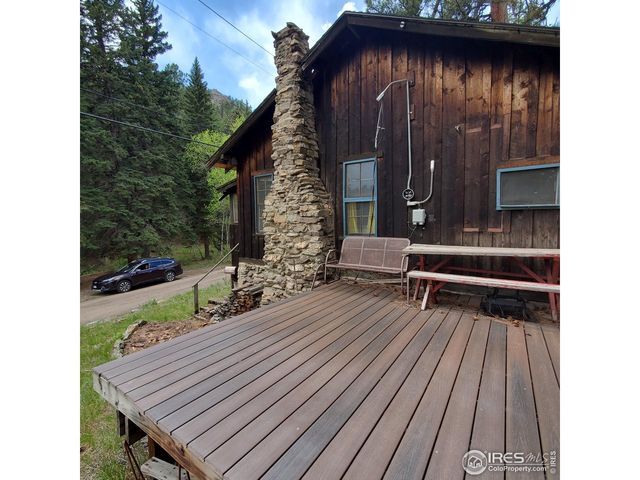 331 Fox Creek Rd, Glen Haven, CO 80532