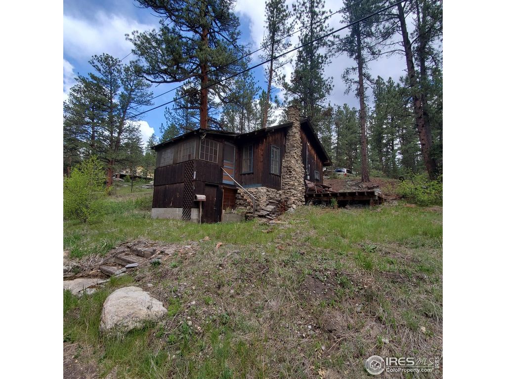331 Fox Creek Rd, Glen Haven, CO 80532