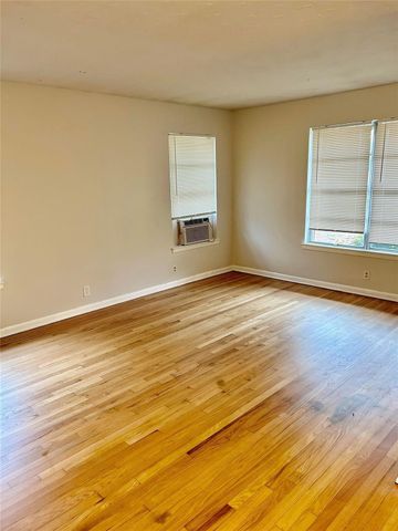 11223 Wyatt Street, Dallas, TX 75218