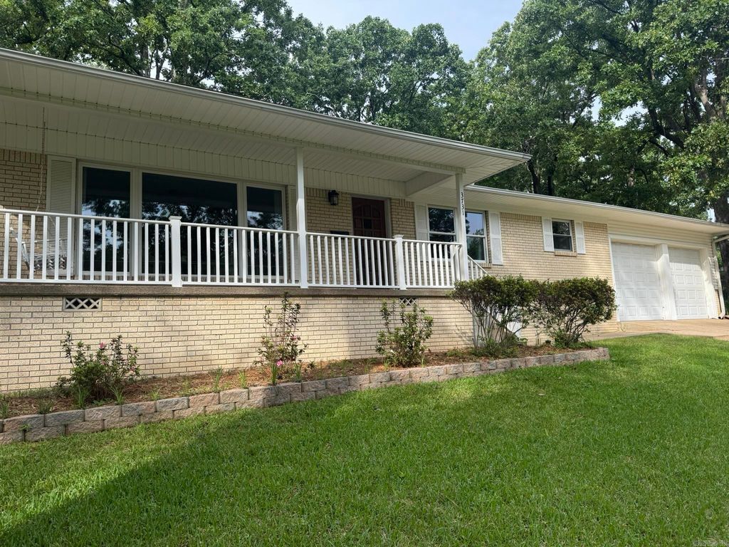 3731 Lakeshore Drive, North Little Rock, AR 72116