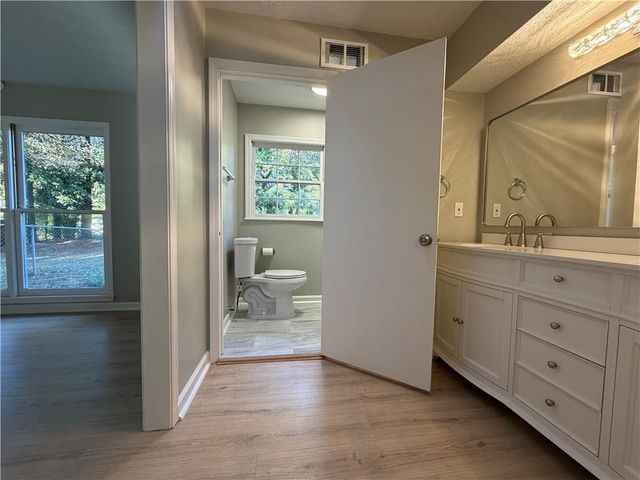 6043 Rolling Way, Norcross, GA 30093