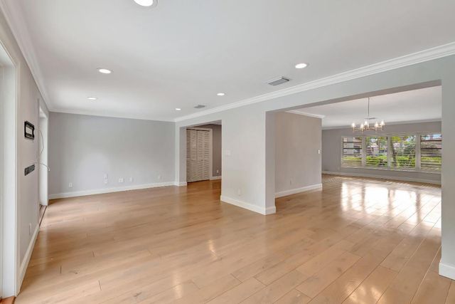 4410 NE 24th Avenue, Lighthouse Point, FL 33064