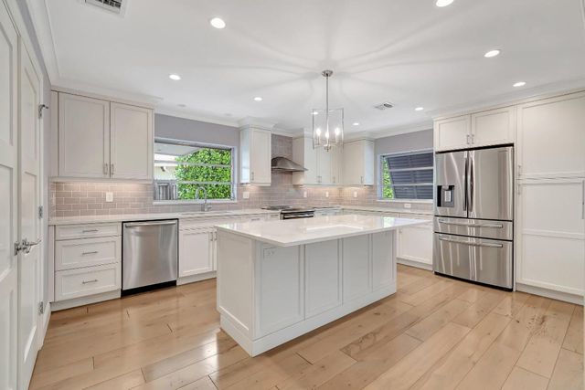 4410 NE 24th Avenue, Lighthouse Point, FL 33064