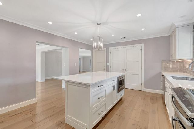 4410 NE 24th Avenue, Lighthouse Point, FL 33064