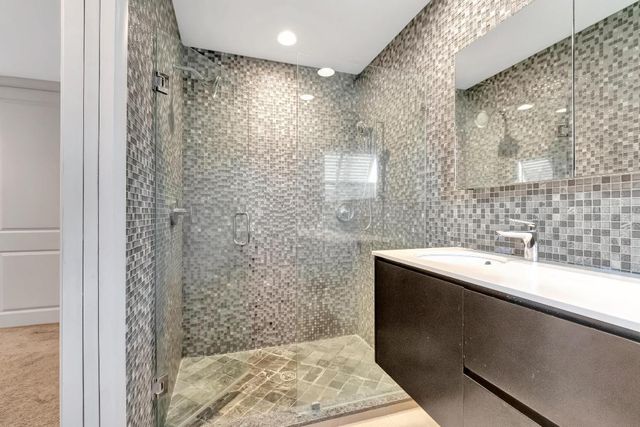 4410 NE 24th Avenue, Lighthouse Point, FL 33064