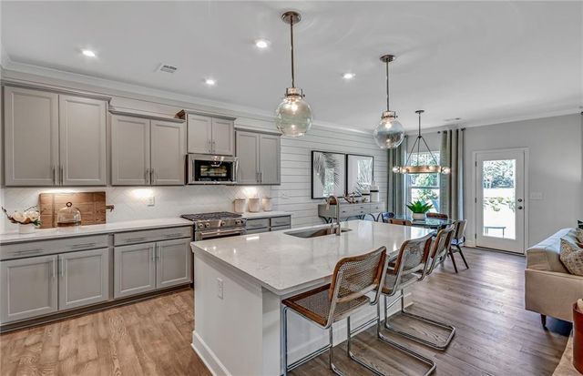386 Aidens Bluff, Hoschton, GA 30548