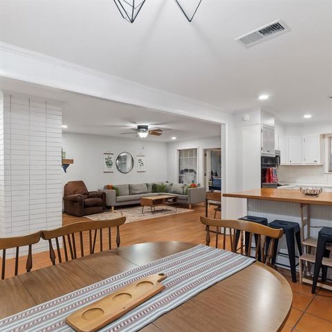 1215 CANTERBURY Drive, Alexandria, LA 71303