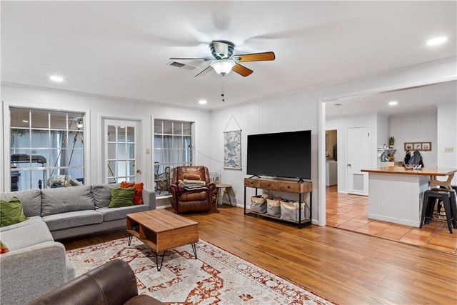 1215 CANTERBURY Drive, Alexandria, LA 71303