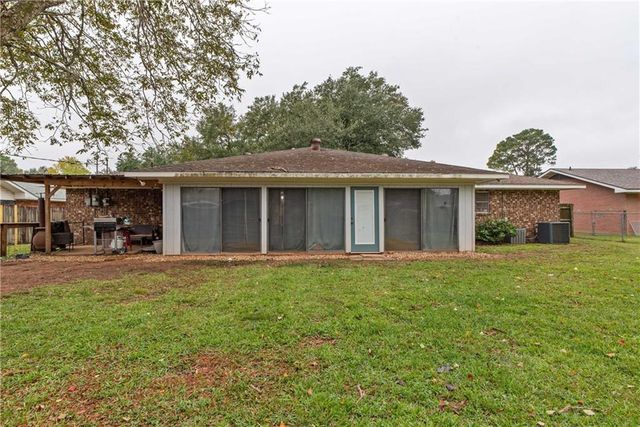 1215 CANTERBURY Drive, Alexandria, LA 71303