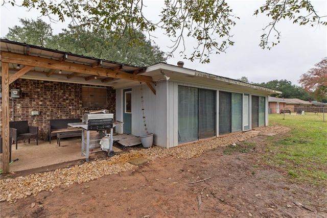 1215 CANTERBURY Drive, Alexandria, LA 71303