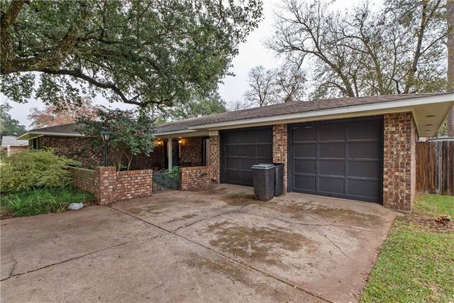 1215 CANTERBURY Drive, Alexandria, LA 71303