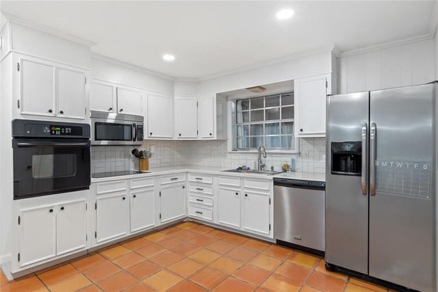 1215 CANTERBURY Drive, Alexandria, LA 71303