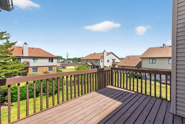1503 Longwood Drive 2D, Sycamore, IL 60178