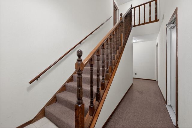 1503 Longwood Drive 2D, Sycamore, IL 60178