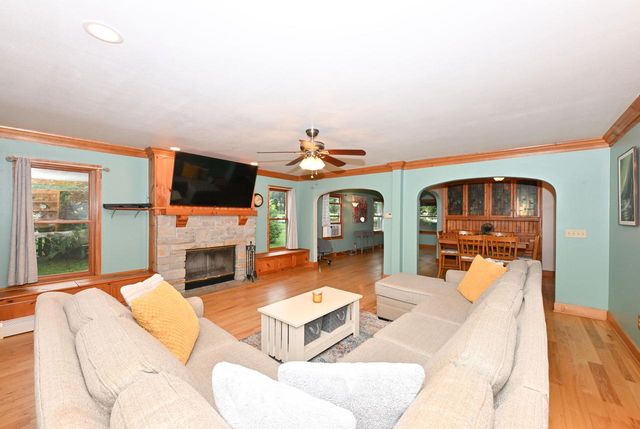 1314 S East AVENUE, Waukesha, WI 53186