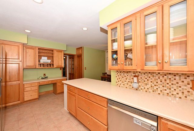 1314 S East AVENUE, Waukesha, WI 53186