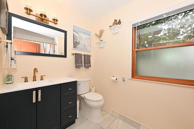 1314 S East AVENUE, Waukesha, WI 53186