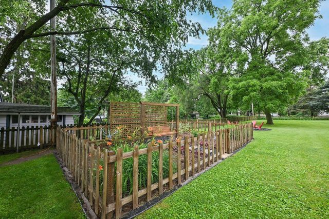 1314 S East AVENUE, Waukesha, WI 53186