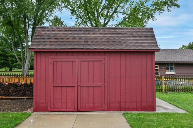 1314 S East AVENUE, Waukesha, WI 53186