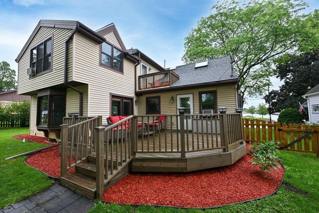 1314 S East AVENUE, Waukesha, WI 53186