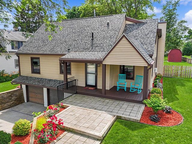 1314 S East AVENUE, Waukesha, WI 53186