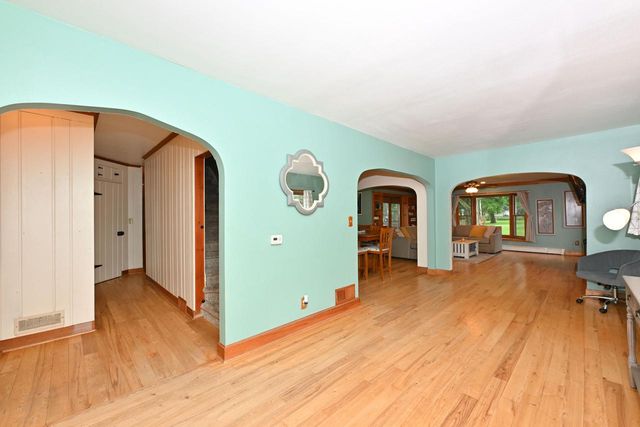 1314 S East AVENUE, Waukesha, WI 53186