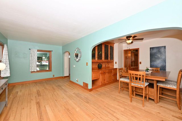 1314 S East AVENUE, Waukesha, WI 53186