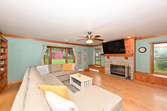 1314 S East AVENUE, Waukesha, WI 53186