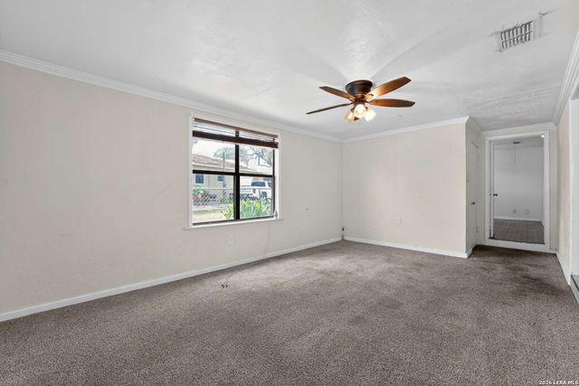212 Djenadi DR, Pleasanton, TX 78064