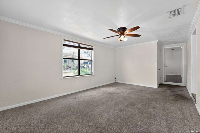 212 Djenadi DR, Pleasanton, TX 78064