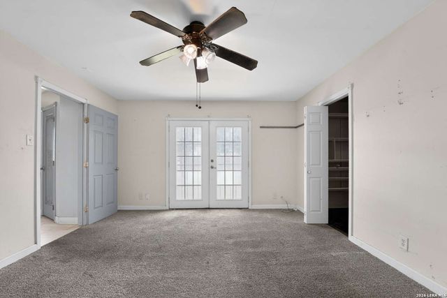 212 Djenadi DR, Pleasanton, TX 78064
