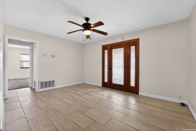 212 Djenadi DR, Pleasanton, TX 78064