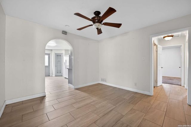 212 Djenadi DR, Pleasanton, TX 78064