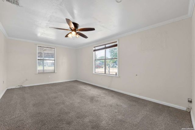 212 Djenadi DR, Pleasanton, TX 78064