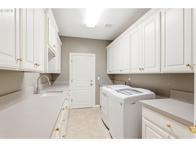 12083 Nw BLACKHAWK Dr, Portland, OR 97229