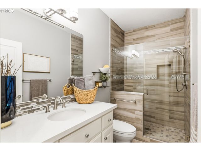 12083 Nw BLACKHAWK Dr, Portland, OR 97229