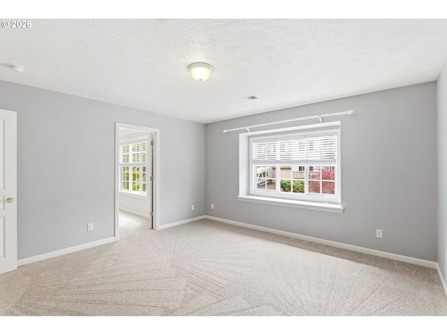 12083 Nw BLACKHAWK Dr, Portland, OR 97229