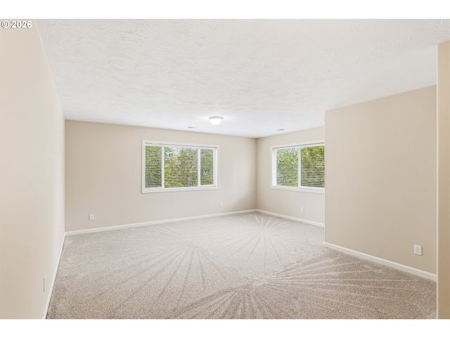 12083 Nw BLACKHAWK Dr, Portland, OR 97229