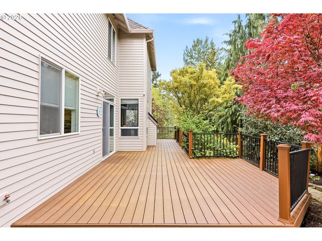 12083 Nw BLACKHAWK Dr, Portland, OR 97229