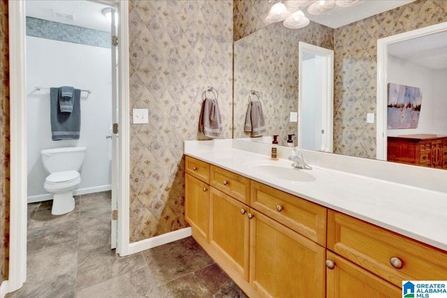 8352 CAHABA CROSSING CIRCLE, Leeds, AL 35094