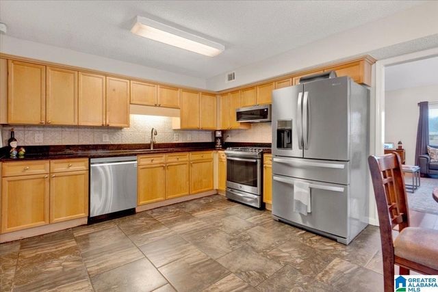 8352 CAHABA CROSSING CIRCLE, Leeds, AL 35094