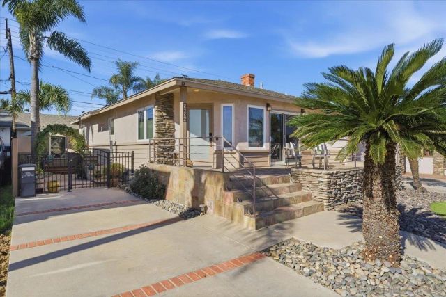 3634 Crown Point Dr, San Diego, CA 92109